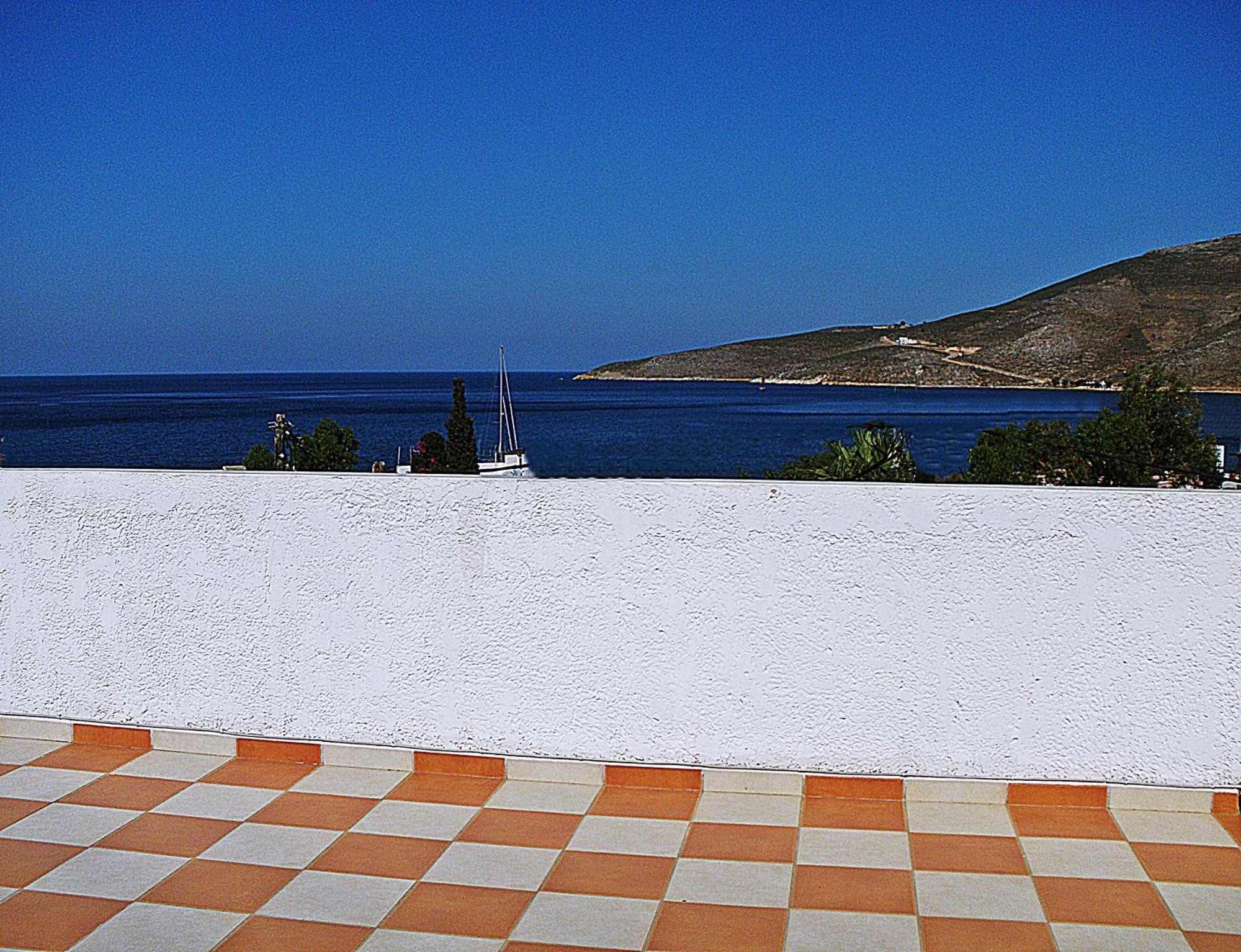 Apollo Studios Livadia (Tilos) Quarto foto